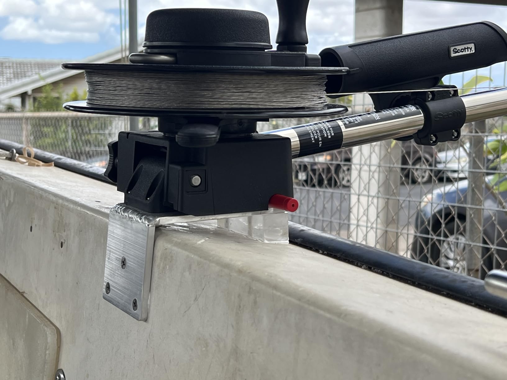 Scotty #1085 Strongarm Manual Downrigger w/ 30-Inch Boom w/ Rod Holder , Black customer photo 1