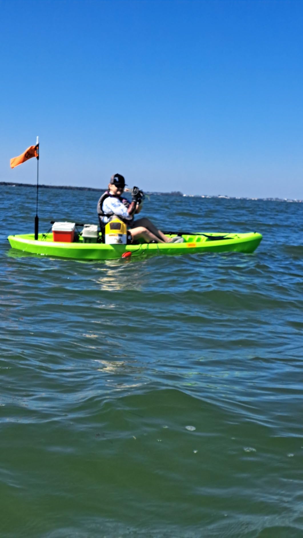 YakAttack VISICarbon Pro with MightyMount | 360° LED Safety Light & Flag System for Kayak Visibility | Includes Mount & Hardware | Carbon Fiber Mast | Collapsible Design | Made in USA customer photo 1