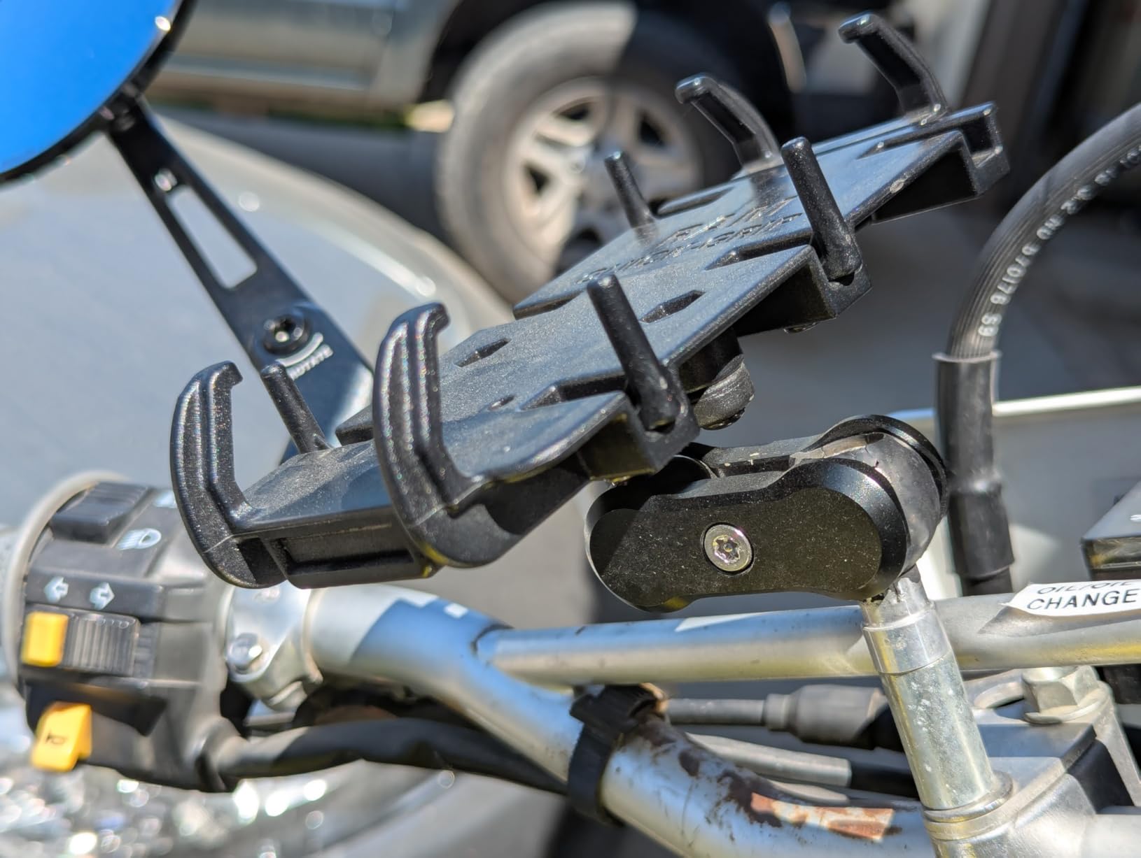 RAM Mounts Quick-Grip XL Phone Holder with Ball RAM-HOL-PD4-238AU with B Size 1