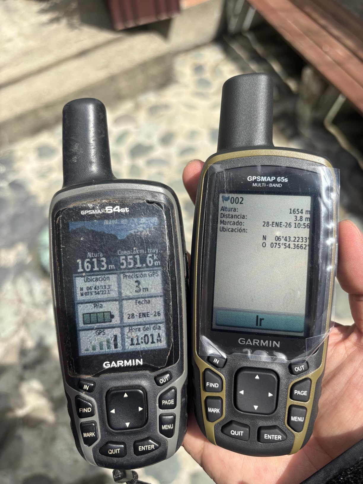 Garmin GPSMAP 65, Button-Operated Handheld with Expanded Satellite Support and Multi-Band Technology customer photo 1