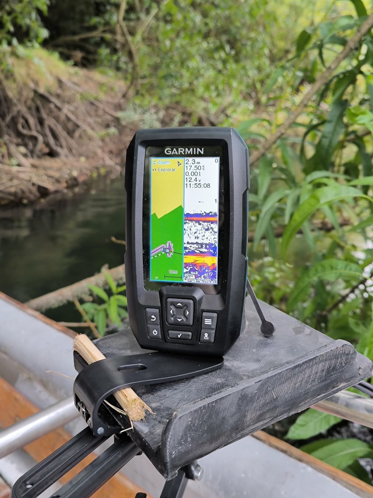 Garmin Striker Vivid 7sv, Easy-to-Use 7-inch Color Fishfinder and Sonar Transducer, Vivid Scanning Sonar Color Palettes customer photo 1