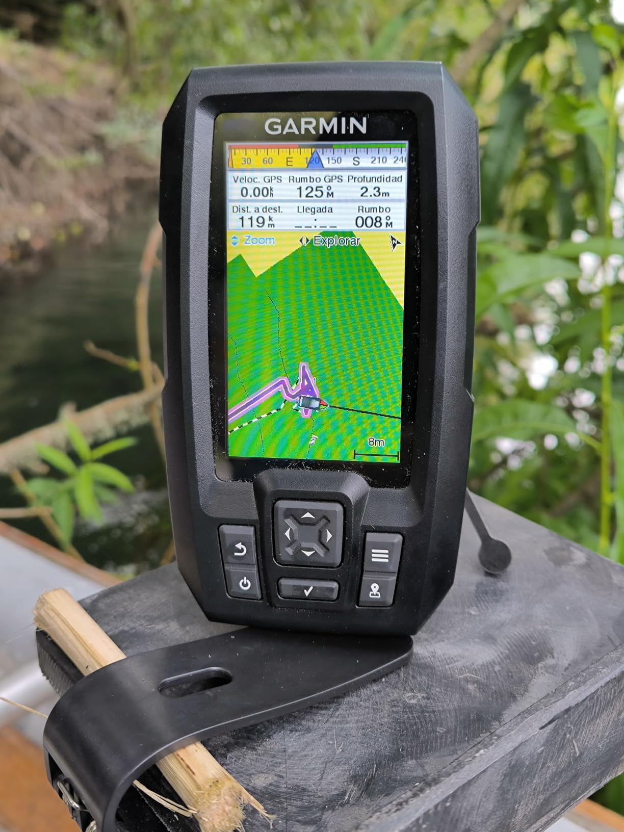 Garmin Striker Vivid 7sv, Easy-to-Use 7-inch Color Fishfinder and Sonar Transducer, Vivid Scanning Sonar Color Palettes customer photo 2