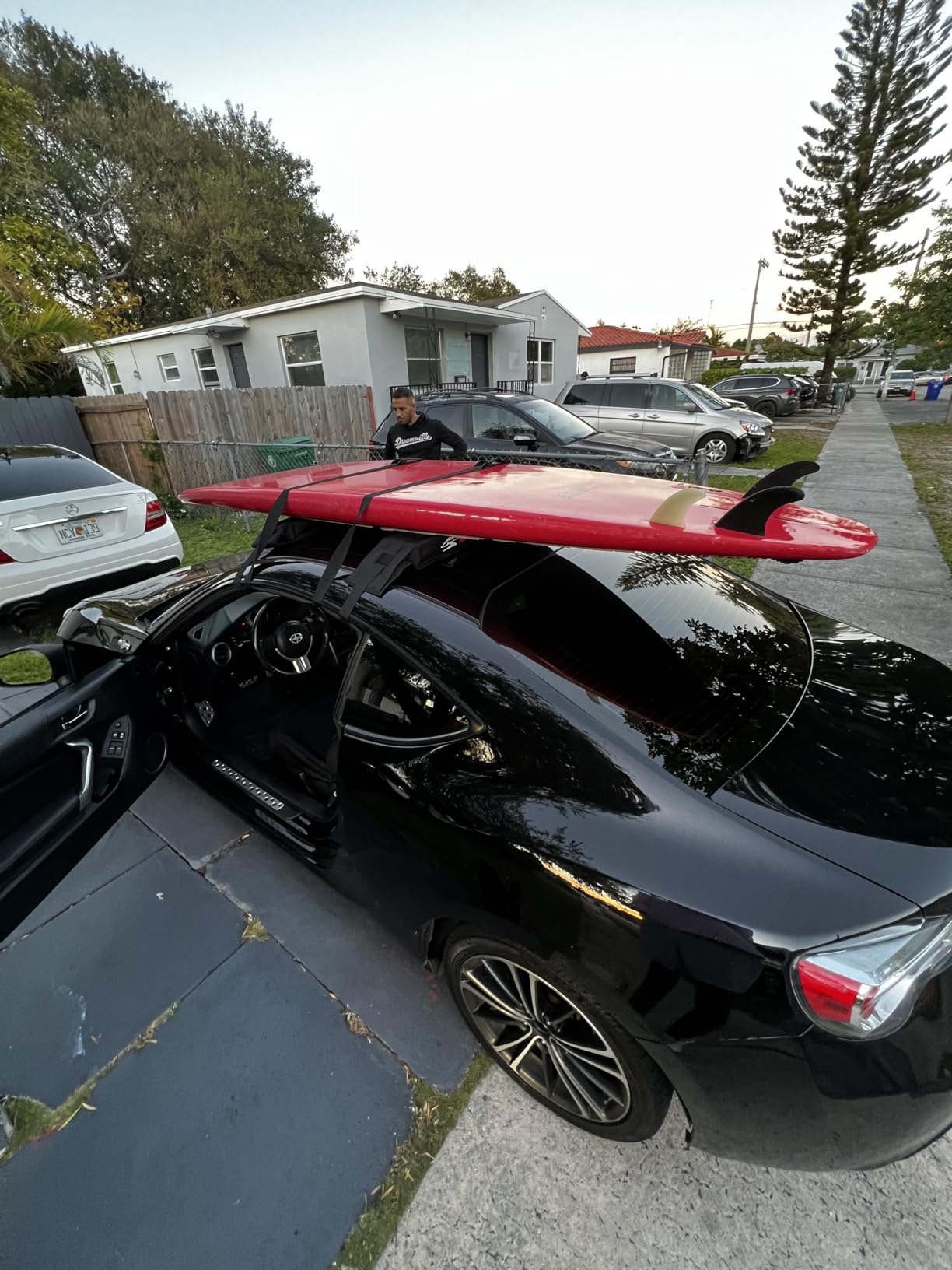 MeeFar Universal Car Soft Roof Rack Pads Luggage Carrier System for Kayak Surfboard SUP Canoe Include 2 Heavy Duty Tie Down Straps, 2 Tie Down Rope, 2 Quick Loop Strap and Storage Bag customer photo 1