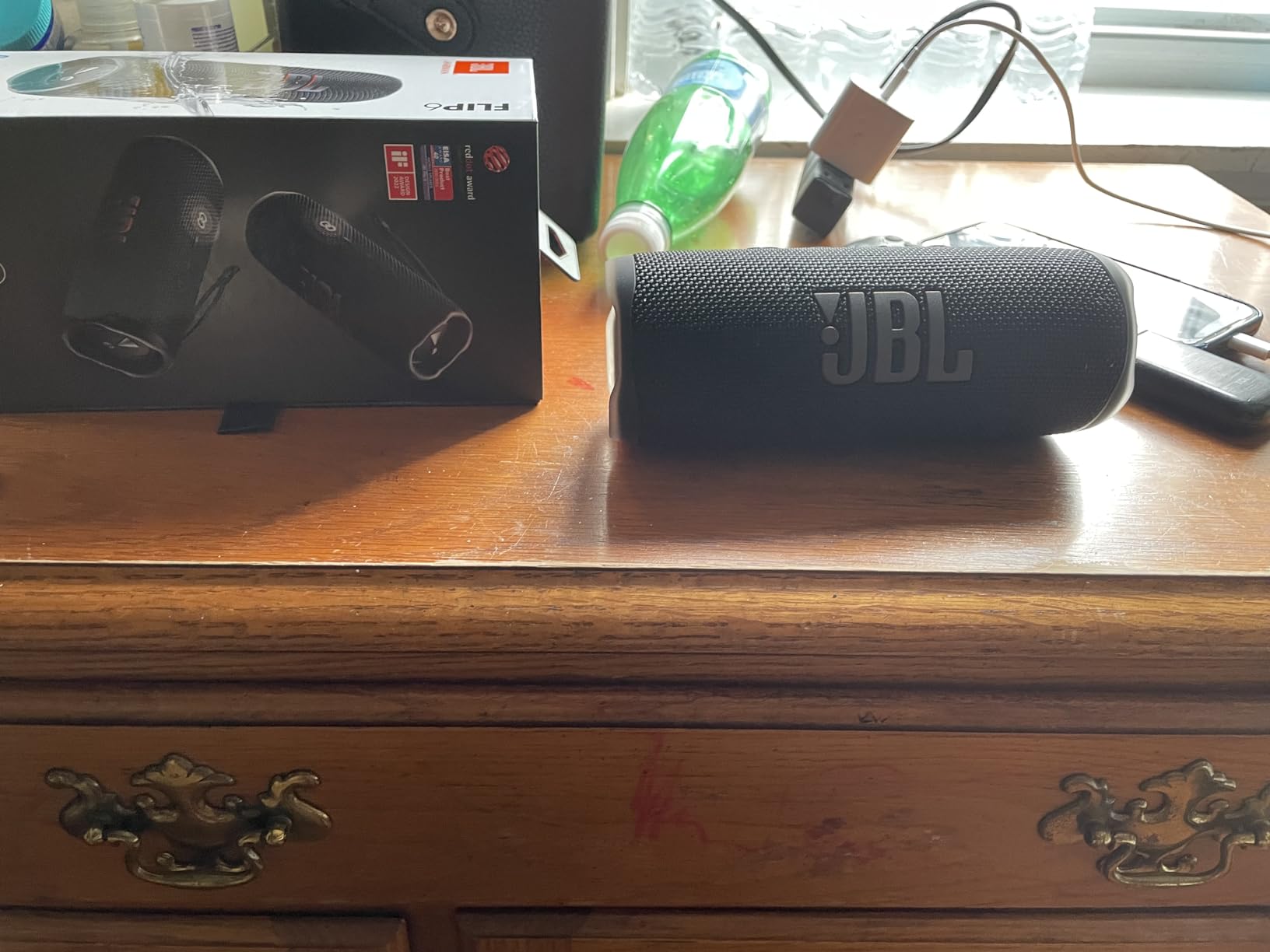 Flip 6 - Portable Bluetooth Speaker, powerful sound and deep bass, IPX7 waterproof, 12 hours of playtime, JBL PartyBoost for multiple speaker pairing for home, outdoor and travel (Black) customer photo 2