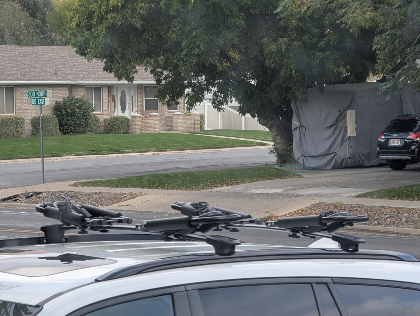 FORWODE 1 Pair Heavy Duty Kayak Roof Rack, J-Bar Roof Rack with 1 Set Ratchet Tie Straps for Kayak Canoe Boat Surf Ski on SUV Car Truck Crossbar customer photo 1