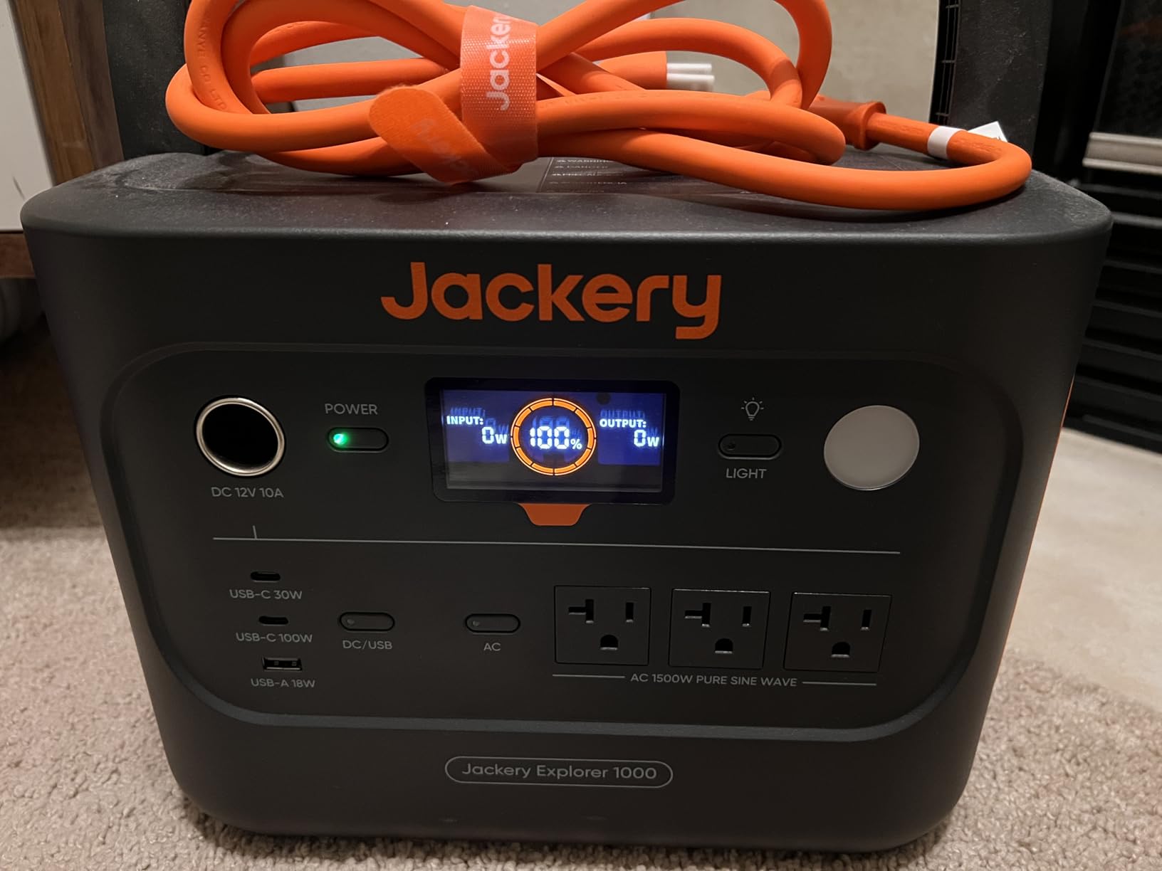 Jackery Explorer 1000 v2 Portable Power Station,1070Wh LiFePO4 Battery,1500W AC/100W USB-C Output, 1 Hr Fast Charge, Solar Generator for Camping,Emergency, RV, Off-Grid Living(Solar Panel Optional) customer photo 1