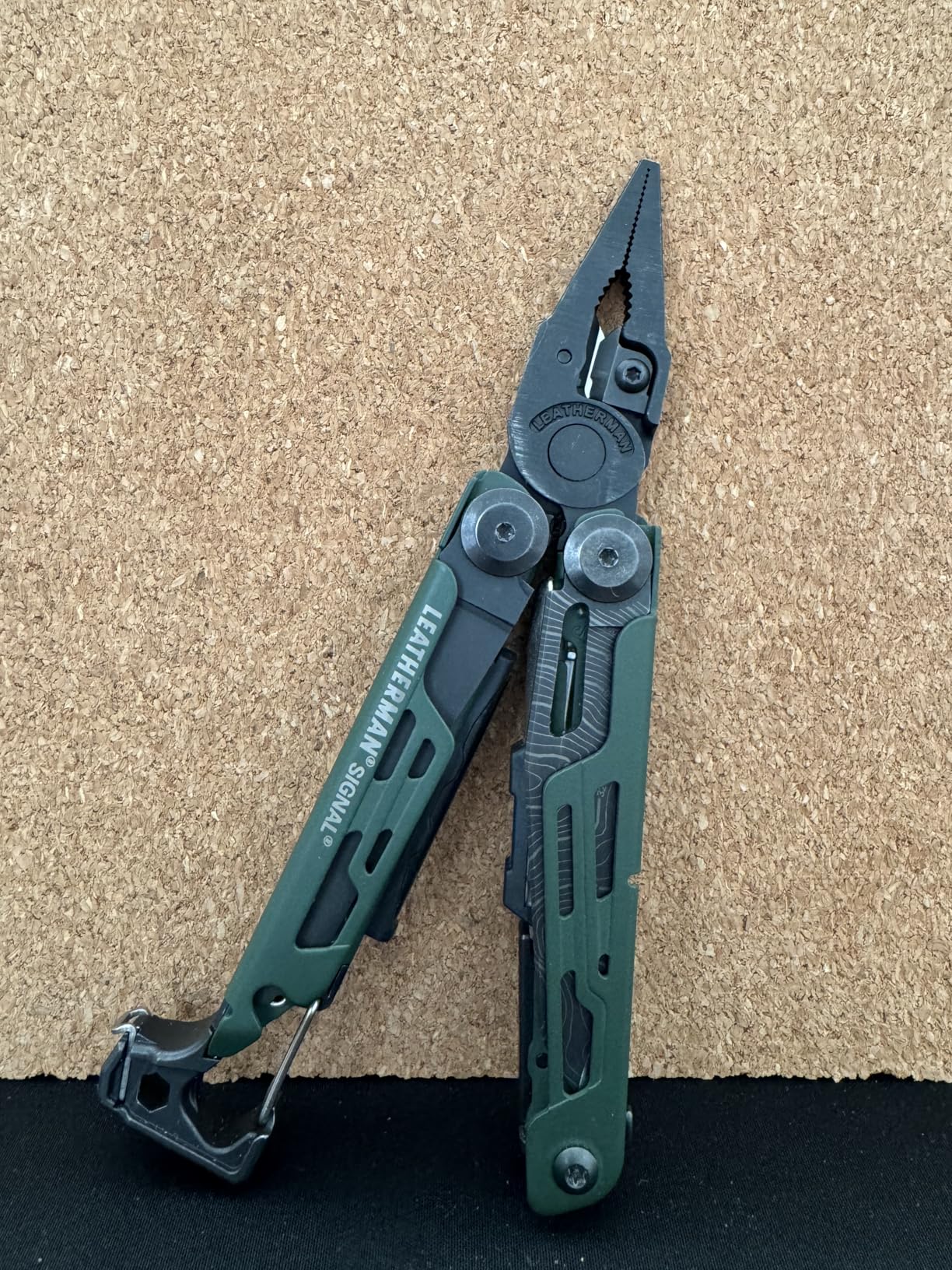 LEATHERMAN Signal, 19-in-1 Multi-tool for Outdoors, Camping, Hiking, Fishing, Survival, Durable & Lightweight EDC, Made in the USA customer photo 1