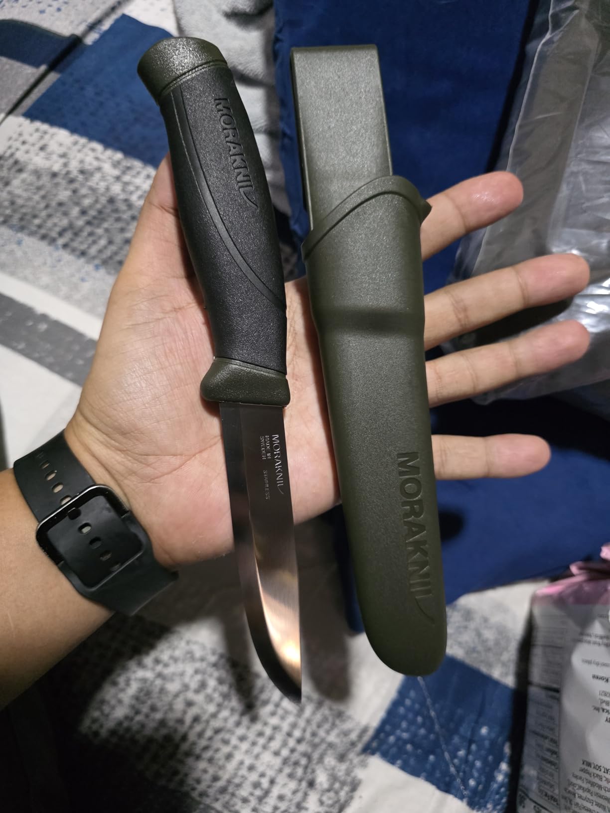 Morakniv Companion Fixed Blade Outdoor Knife with Stainless Steel Blade, 4.1-Inch customer photo 2