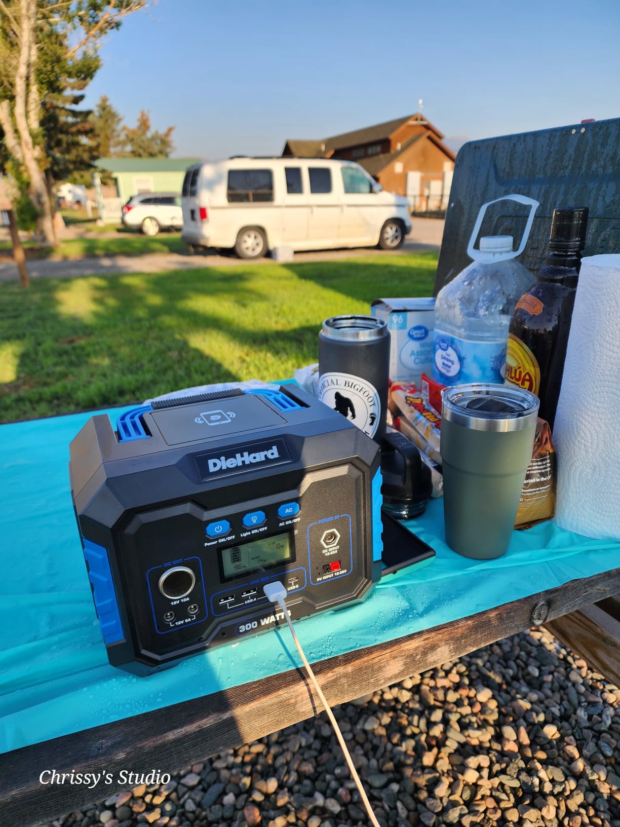DieHard Portable Power Station 1000-Watt (2000-Watt Peak) - Quiet, Lightweight Solution for Home Backup, Weather Emergencies, Outdoor Recreation, Jobsite customer photo 1