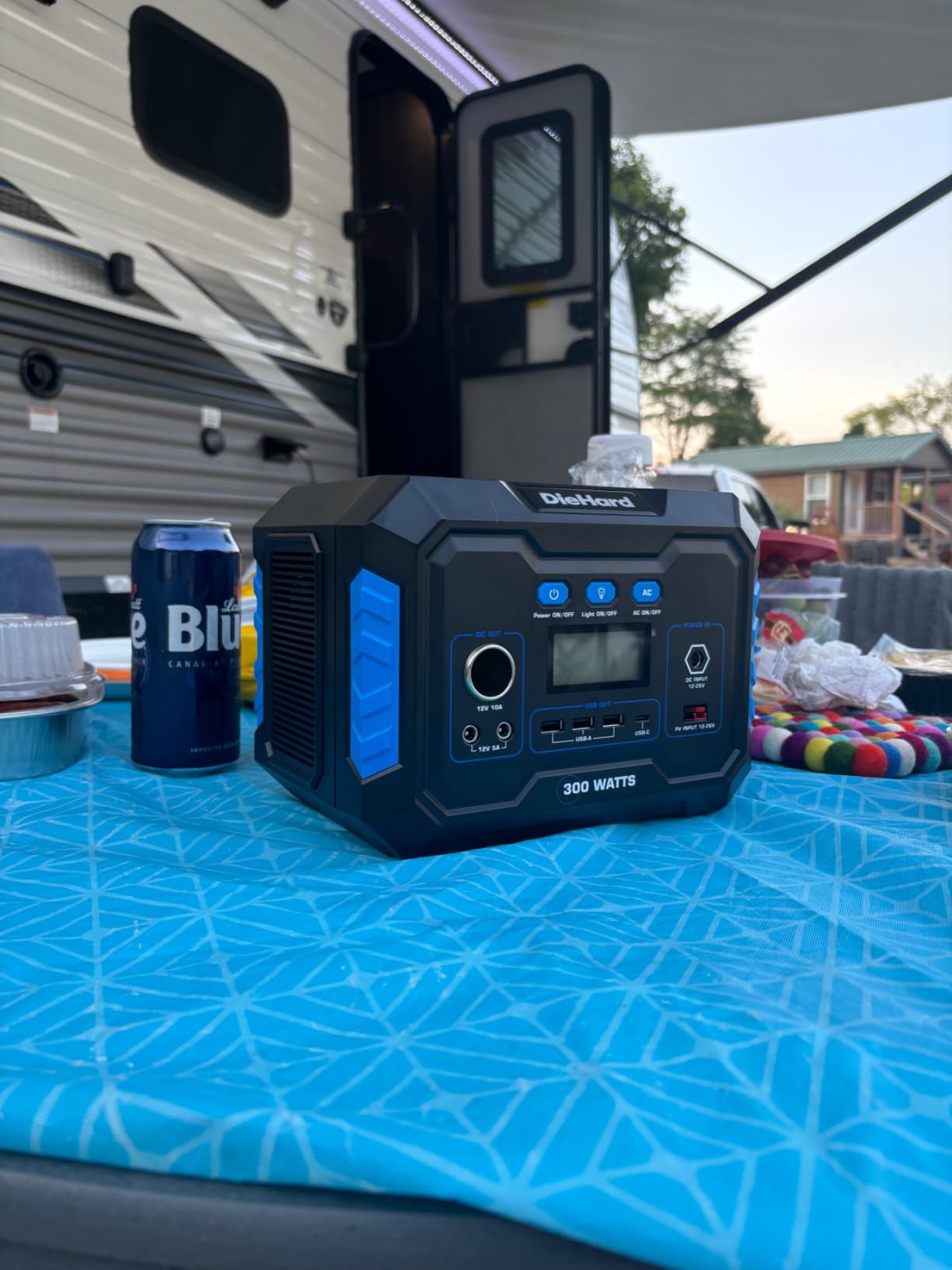 DieHard Portable Power Station 1000-Watt (2000-Watt Peak) - Quiet, Lightweight Solution for Home Backup, Weather Emergencies, Outdoor Recreation, Jobsite customer photo 2