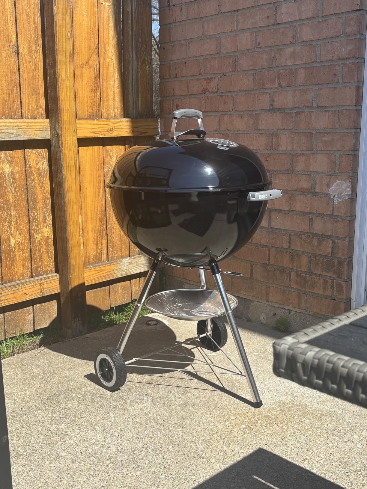 Weber Original Kettle Charcoal Grill, 22-Inch, Black - Classic Outdoor BBQ Grill with One‑Touch™ Cleaning System & Precise Temperature Control Dampers customer photo 1