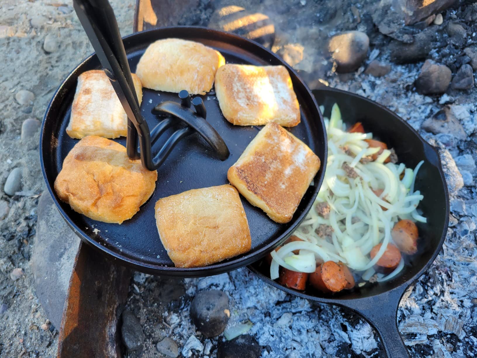 Lodge 8 Quart Pre-Seasoned Cast Iron Camp Dutch Oven with Lid - Dual Handles - Use in the Oven, on the Stove, on the Grill or over the Campfire customer photo 1
