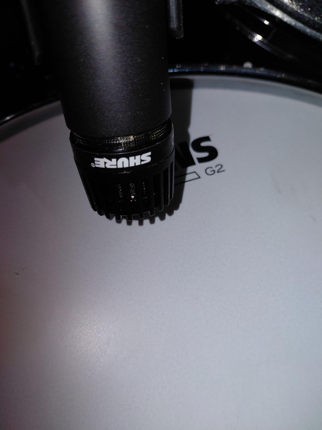 Shure SM57 Dynamic Microphone - Wired Cardioid XLR Instrument Handheld Mic for Guitar Amplifiers, Snare Drum, Percussion, Live Sound & Studio Recording, Black customer photo 2