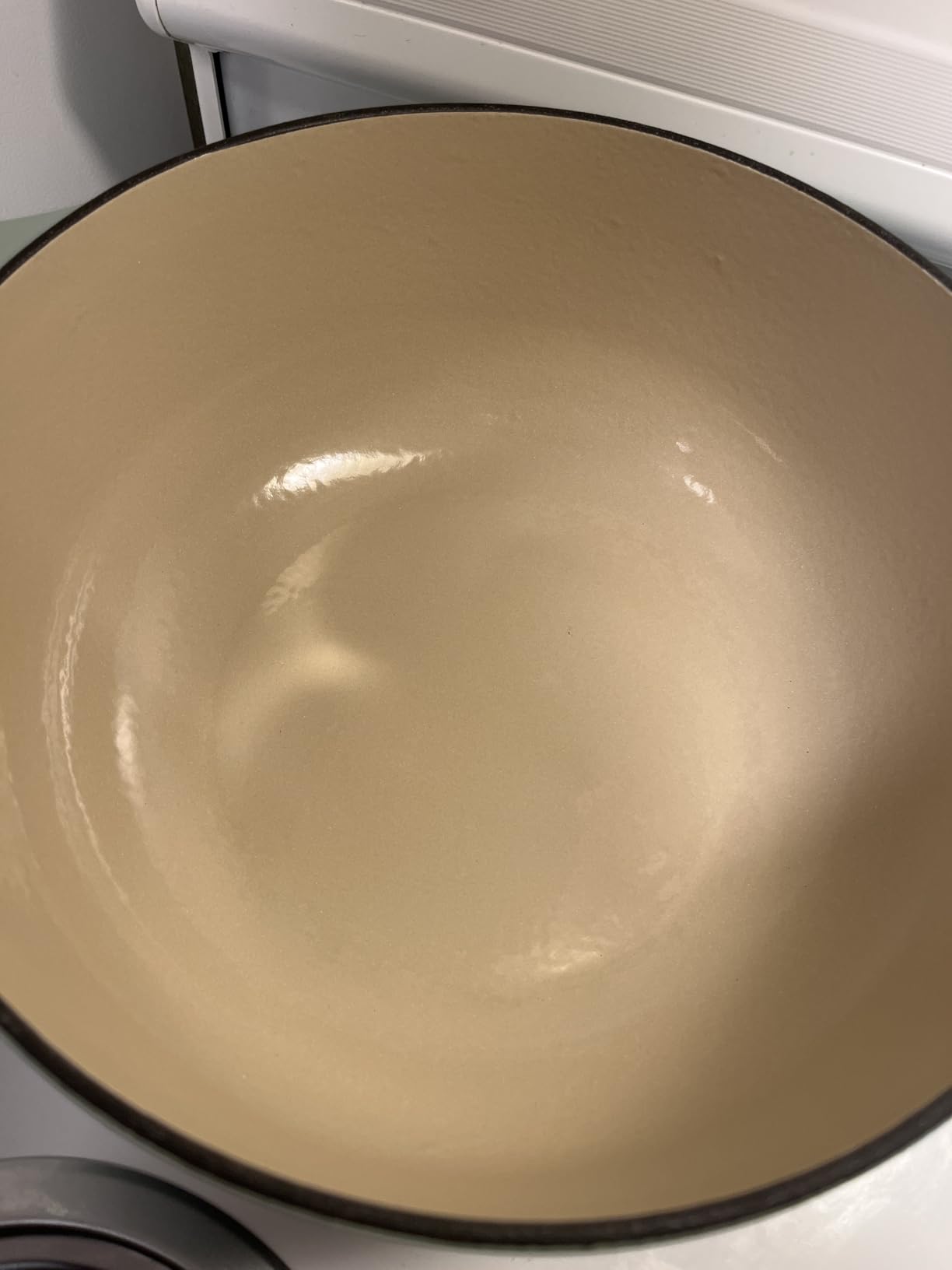 Lodge Essential Enamel Cast Iron Dutch Oven 6 Quarts - Perfect for Bread Baking, Braising, Marinating & Slow Cooking, Features Moisture-Sealing Lid & Dual Handles, Kitchen Essentials, Island Spice Red customer photo 2