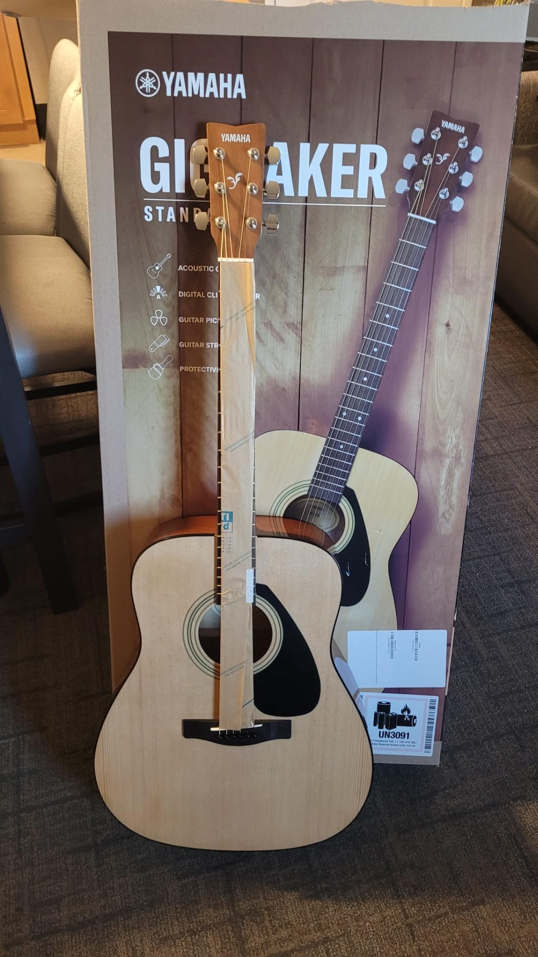 Yamaha GigMaker Standard Acoustic Guitar Pack w/ Gig Bag, Tuner, Strap and Picks customer photo 2