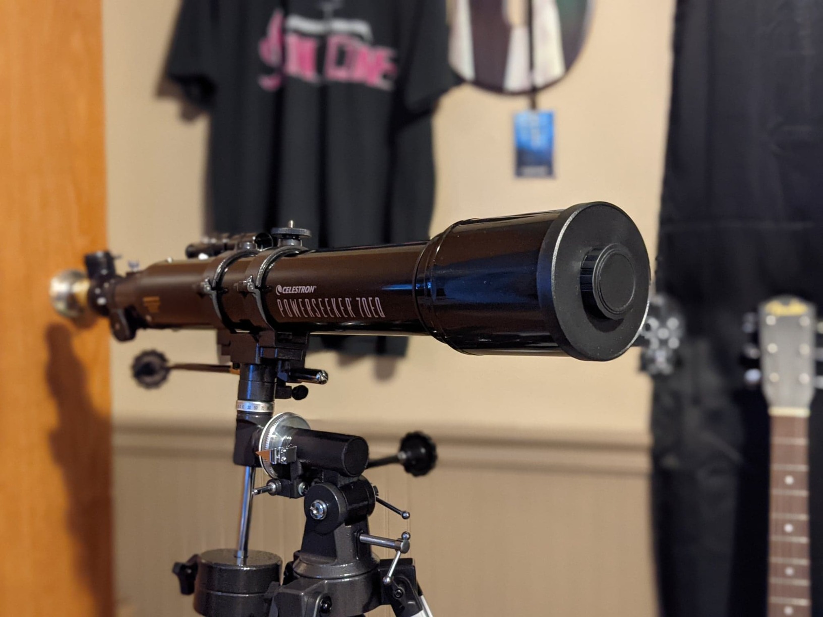 Celestron PowerSeeker 70EQ Telescope - Manual German Equatorial Telescope for Beginners - Compact and Portable - Bonus Astronomy Software Package - 70mm Aperture customer photo 1