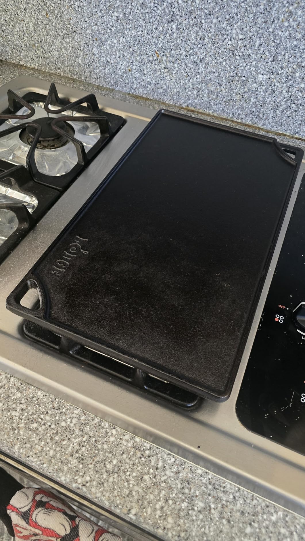 Lodge Reversible Cast Iron Grill/Griddle Pan 16.75 x 9.5 - Double Burner customer photo 1