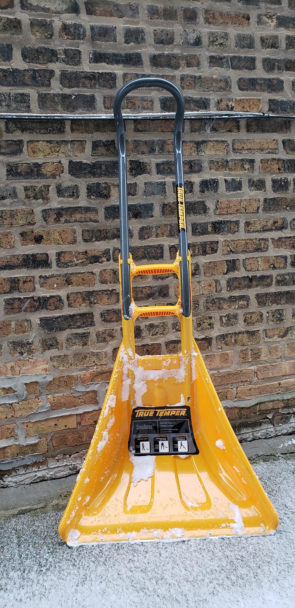 TRUE TEMPER 1625300 SnoBoss Poly Snow Shovel/Pusher/Scraper with Ergonomic Aluminum Handle, 56-Inch customer photo 2