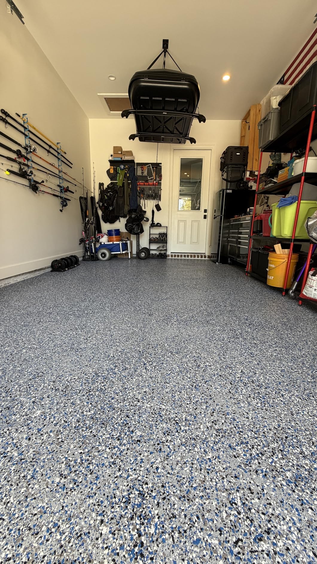 Rust-Oleum 251965 EPOXYSHIELD Garage Floor Coating Kit, 1 Car, Gloss Gray customer photo 1