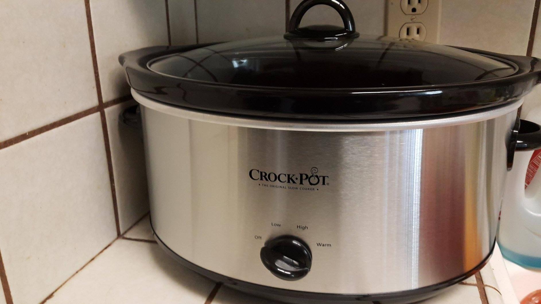 Crock-Pot 7-Quart Manual Slow Cooker, Family Size Serves 8+ People & Fits 6-lb Roast, Removable Stoneware with Warming Setting, Dishwasher Safe for Easy Cleanup, Stainless Steel customer photo 1