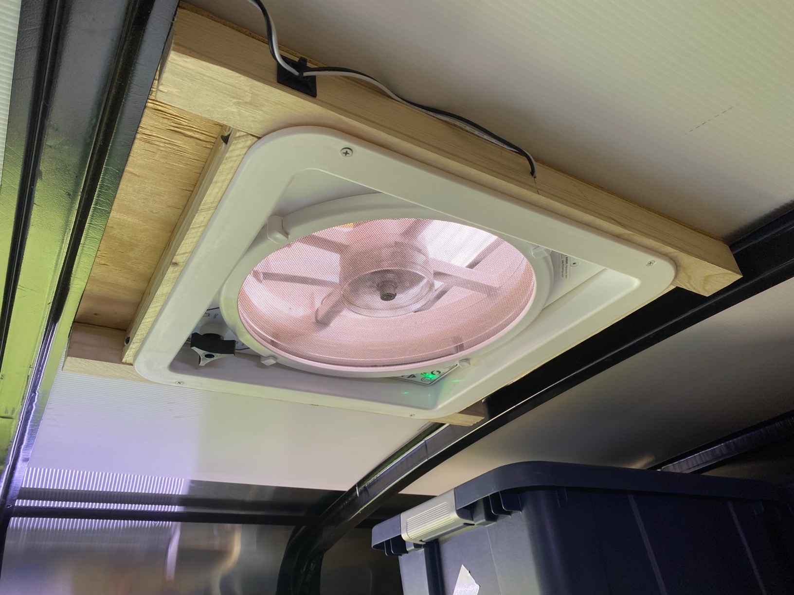 Maxxair Deluxe Vent, Fan and Vent Cover All in One - Powerful 10-Speed Reversible Fan with Thermostat, Built-In Rain Cover, Remote Control, Intake & Exhaust Fan, White (00-07000K) customer photo 2