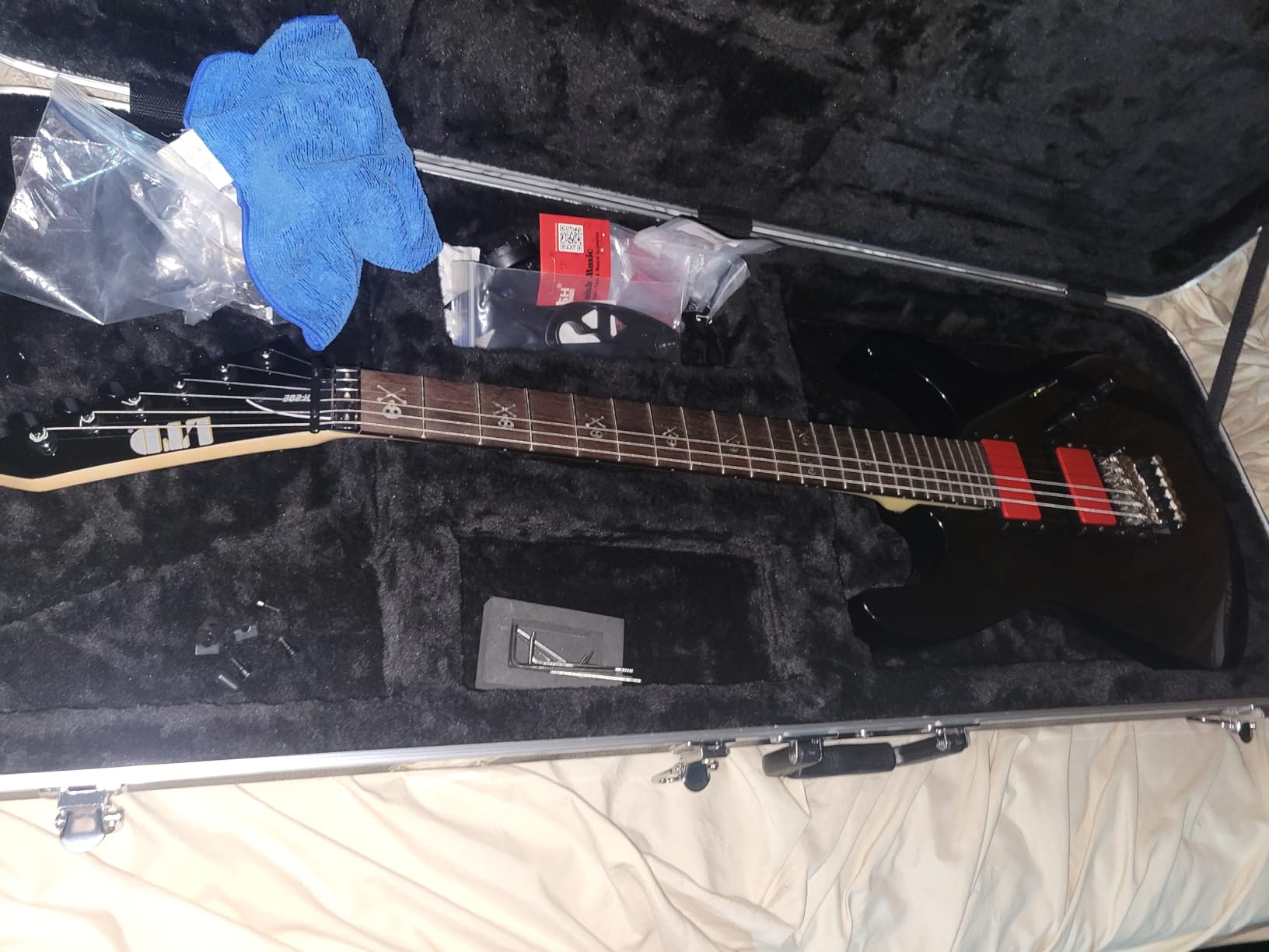 ESP LTD Kirk Hammett Signature KH-202 Left-Handed - Black customer photo 1