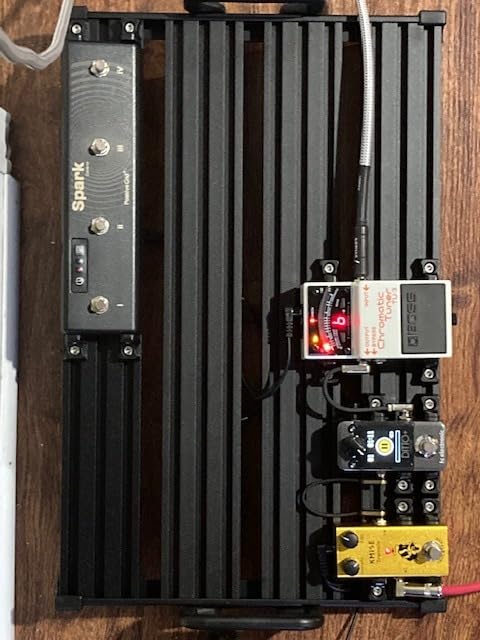 BOSS TU-3 Compact Chromatic Tuner | Perfect for Guitar & Bass | Industry-Standard Performance | Tank-Tough BOSS Stompbox Body | 21-Segment LED Meter customer photo 1