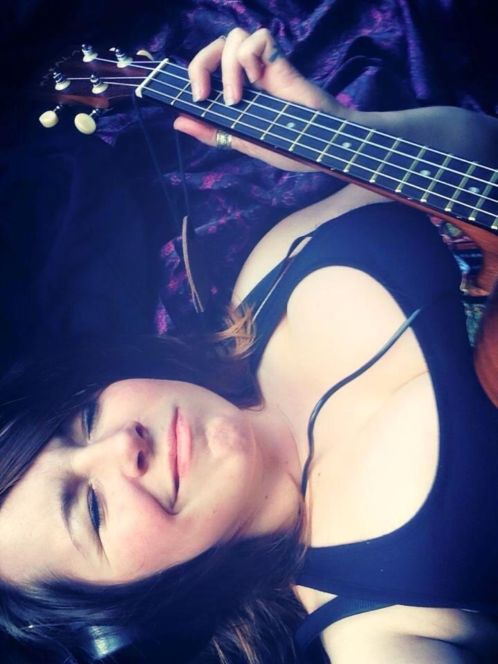 Kala MK-B Makala Baritone Ukulele Bundle with Gig Bag, Tuner, Strap, Aquila Strings, Online Lessons customer photo 2