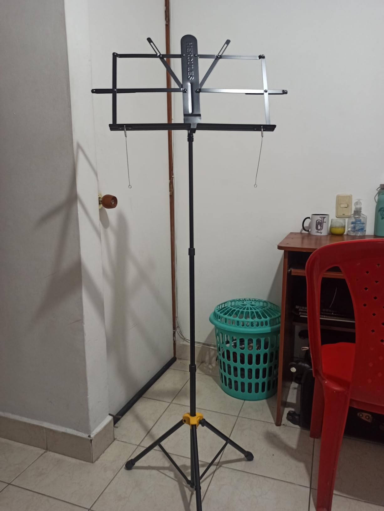 Hercules Stands BS118BB EZ Grip Music Stand with Bag customer photo 1