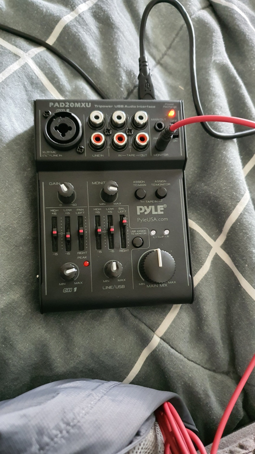Pyle 5-Channel Rechargeable Mini Portable Audio Mixer - Compact Music Mixer DJ Controller with USB Interface, Slider EQ Controls, XLR Combo Mic Input, Rechargeable Battery, USB/Line/Master Controls customer photo 2