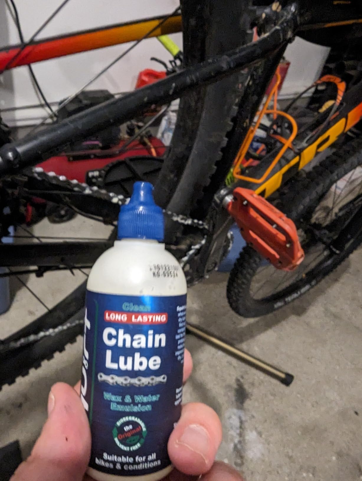Squirt Chain Lube for Bikes 120 ml - Long-Lasting Lubricant for All Bike Chains - All-Weather Dry Bike Chain Lube to Reduce Noise & Chainsuck customer photo 2