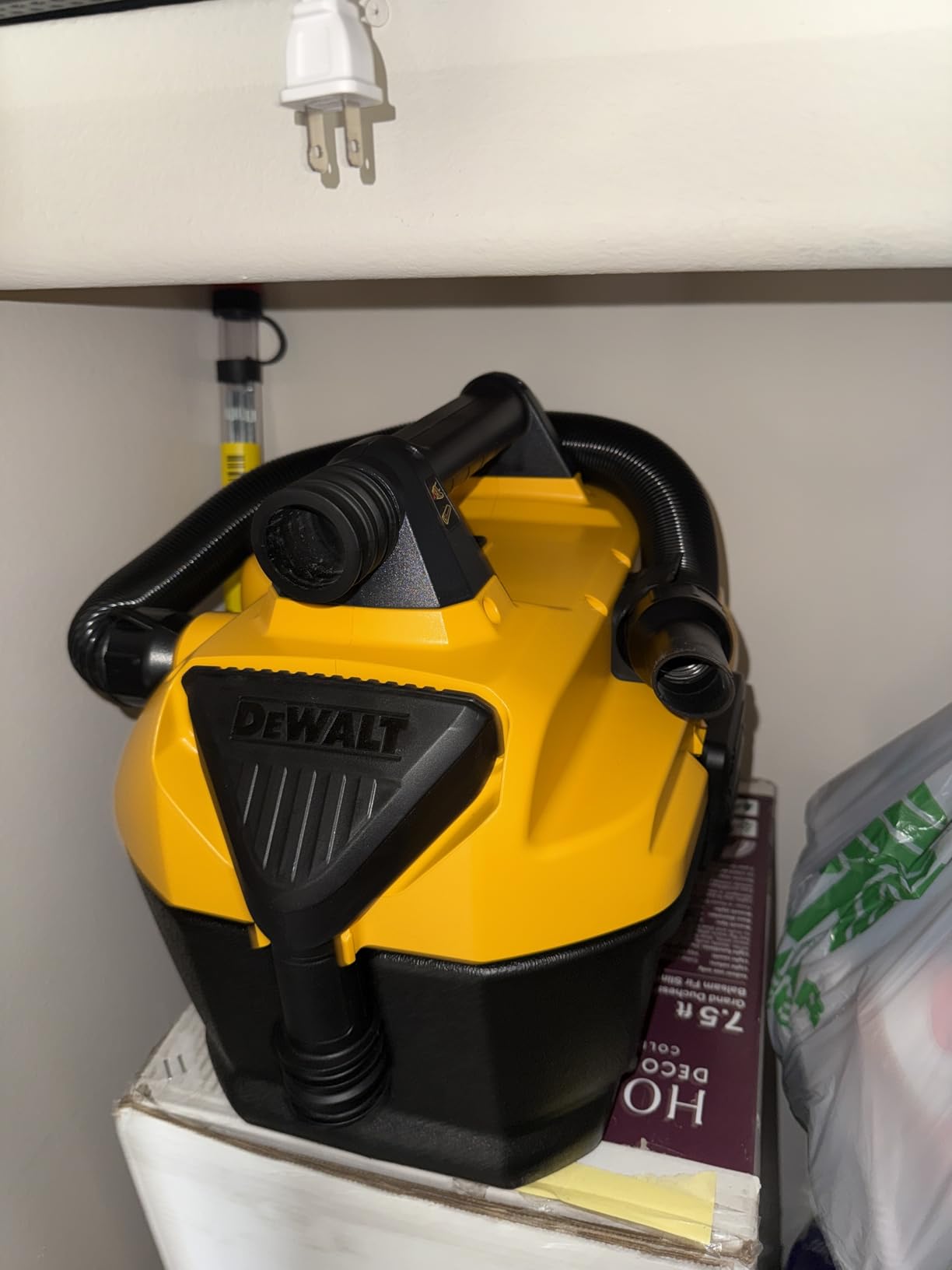 DEWALT 20V MAX Cordless Shop Vac, Portable 2 Gallon Wet Dry Vac with Hepa Filter customer photo 1