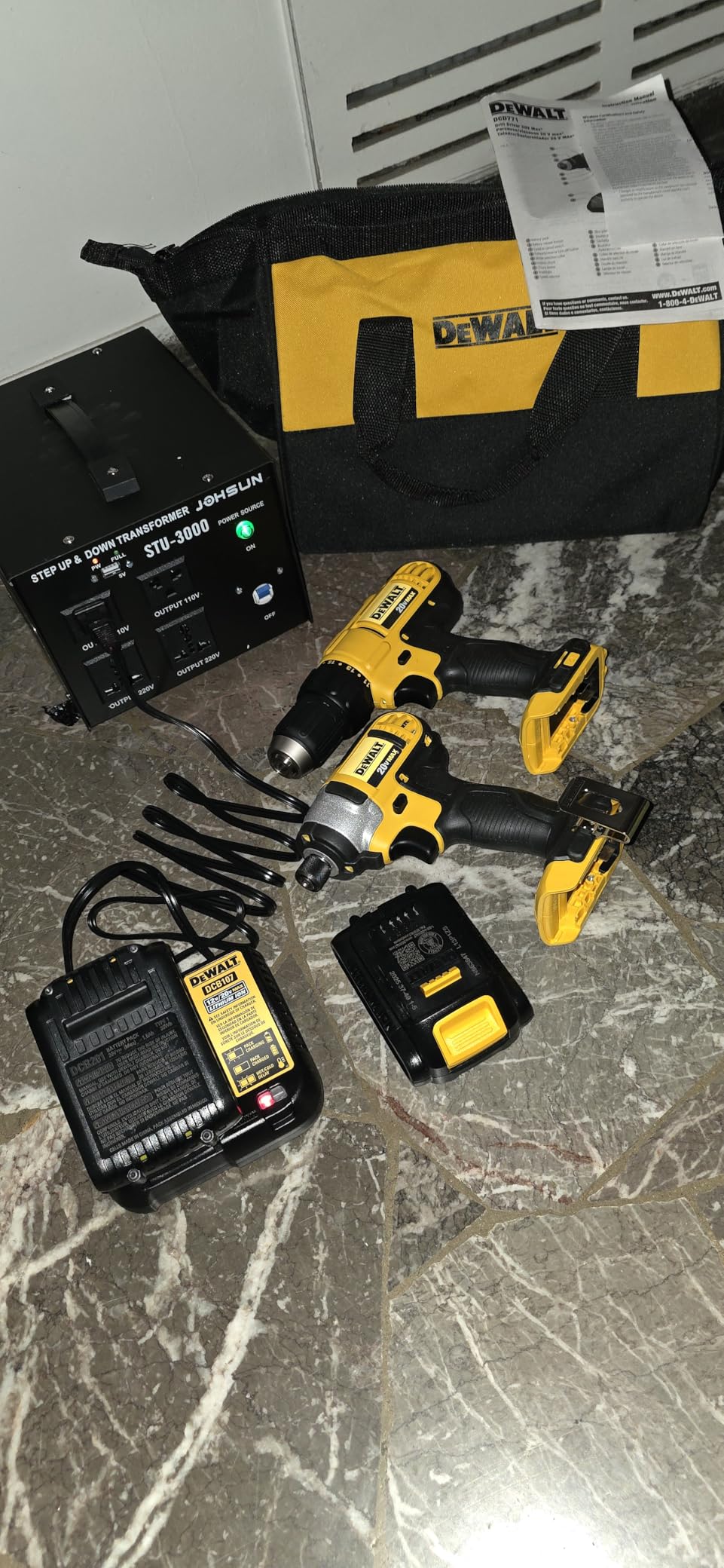 DEWALT 20V MAX Cordless Drill/Impact Driver Combo Kit (DCK240C2) customer photo 1
