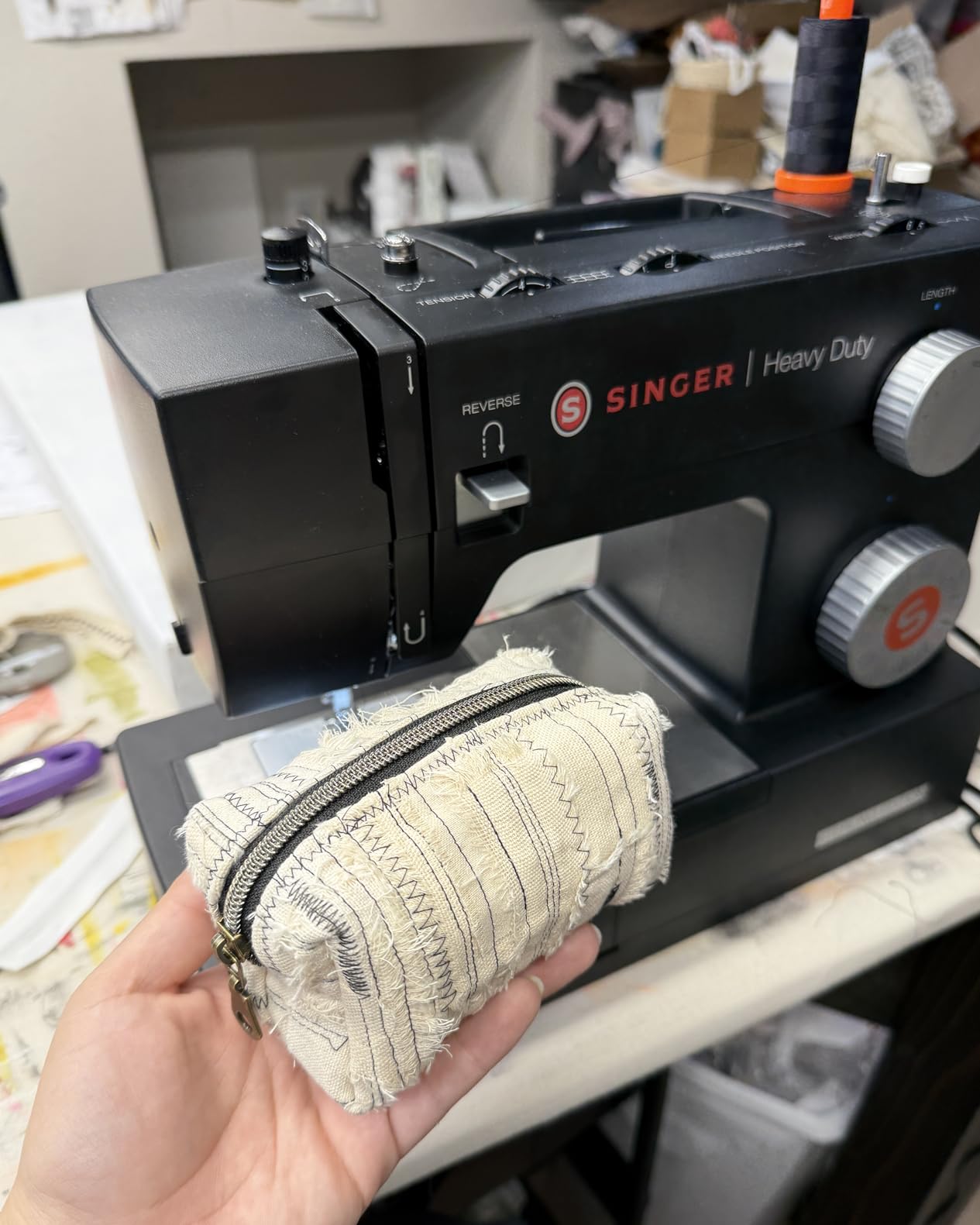 SINGER Heavy Duty 4432 High Speed Sewing Machine, 32 Built-In Stitches, 110 Stitch Applications, Metal Frame customer photo 1