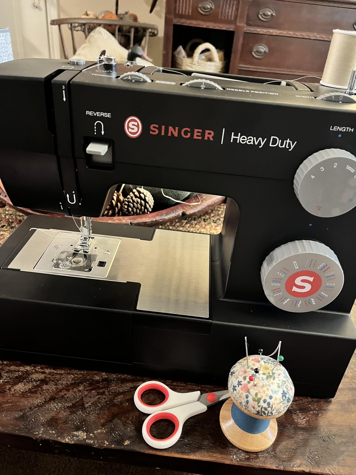 SINGER Heavy Duty 4432 High Speed Sewing Machine, 32 Built-In Stitches, 110 Stitch Applications, Metal Frame customer photo 2