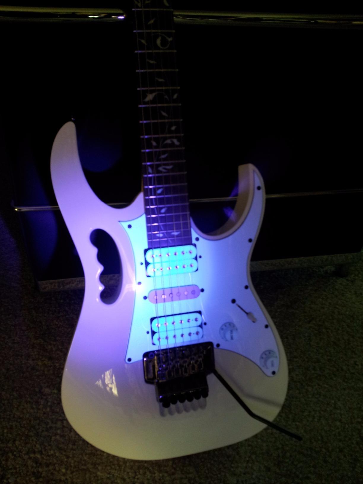 Ibanez JEMJR Steve Vai Signature Electric Guitar - White customer photo 2