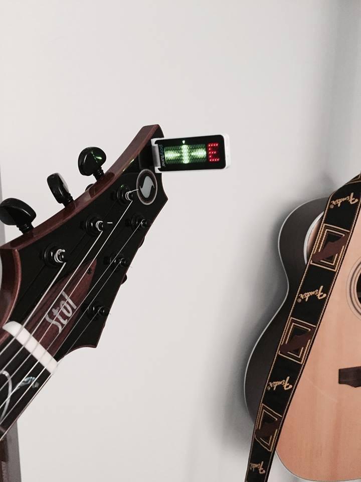 TC Electronic POLYTUNE CLIP Clip-On Tuner with Polyphonic, Strobe and Chromatic Modes and 108 LED Matrix Display customer photo 1