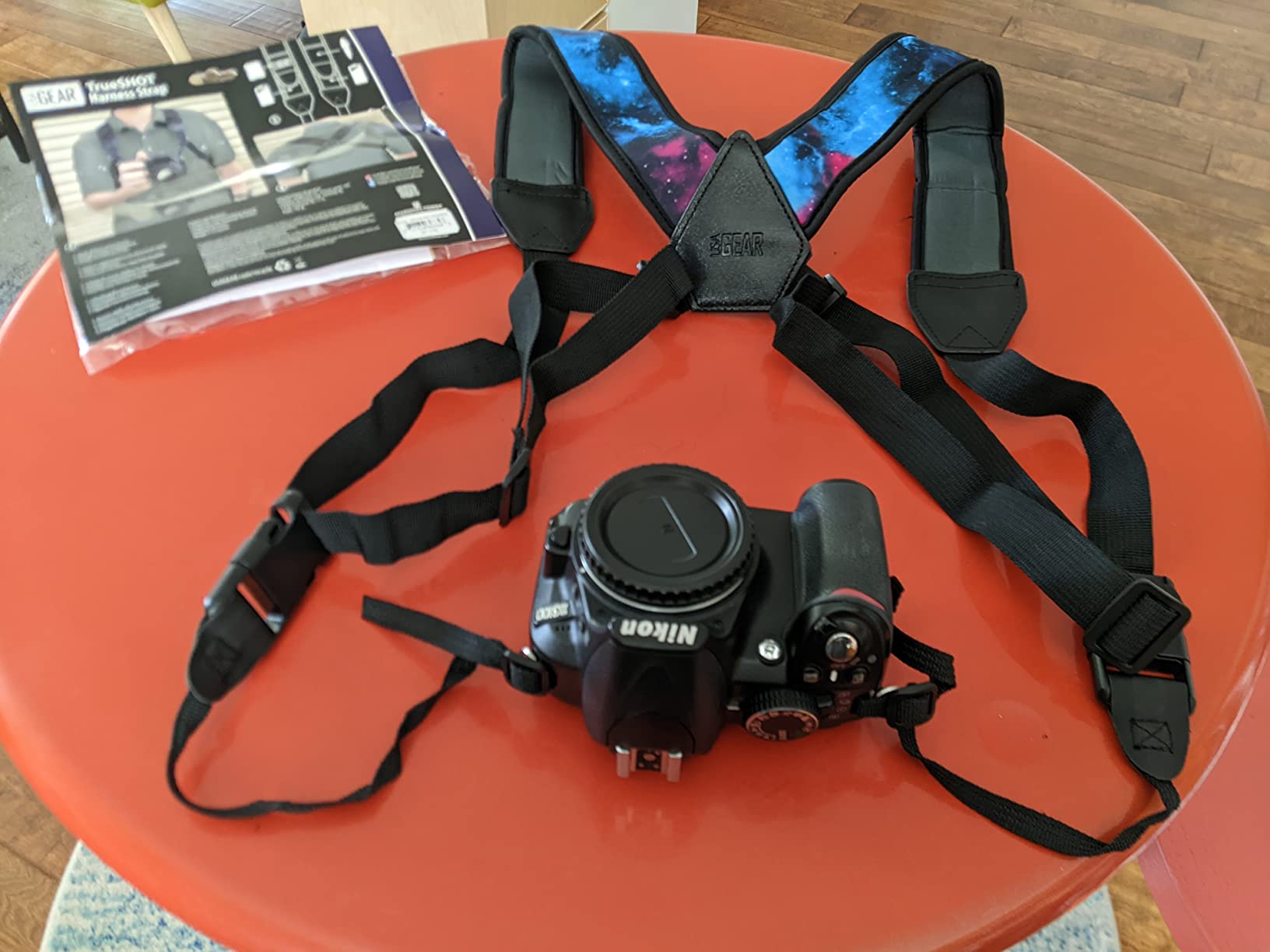 USA Gear DSLR Camera Strap Chest Harness with Quick Release Buckles, Black Neoprene Pattern and Accessory Pockets - Compatible with Canon, Nikon, Sony and More Point and Shoot and Mirrorless Cameras customer photo 1