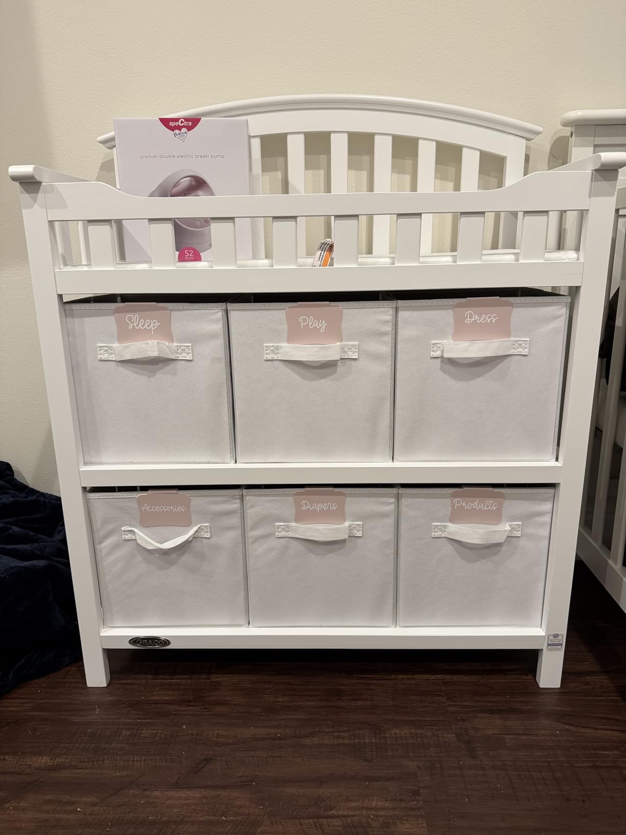 Graco Changing Table with Water-Resistant Changing Pad (White) - GREENGUARD Gold Certified customer photo 2