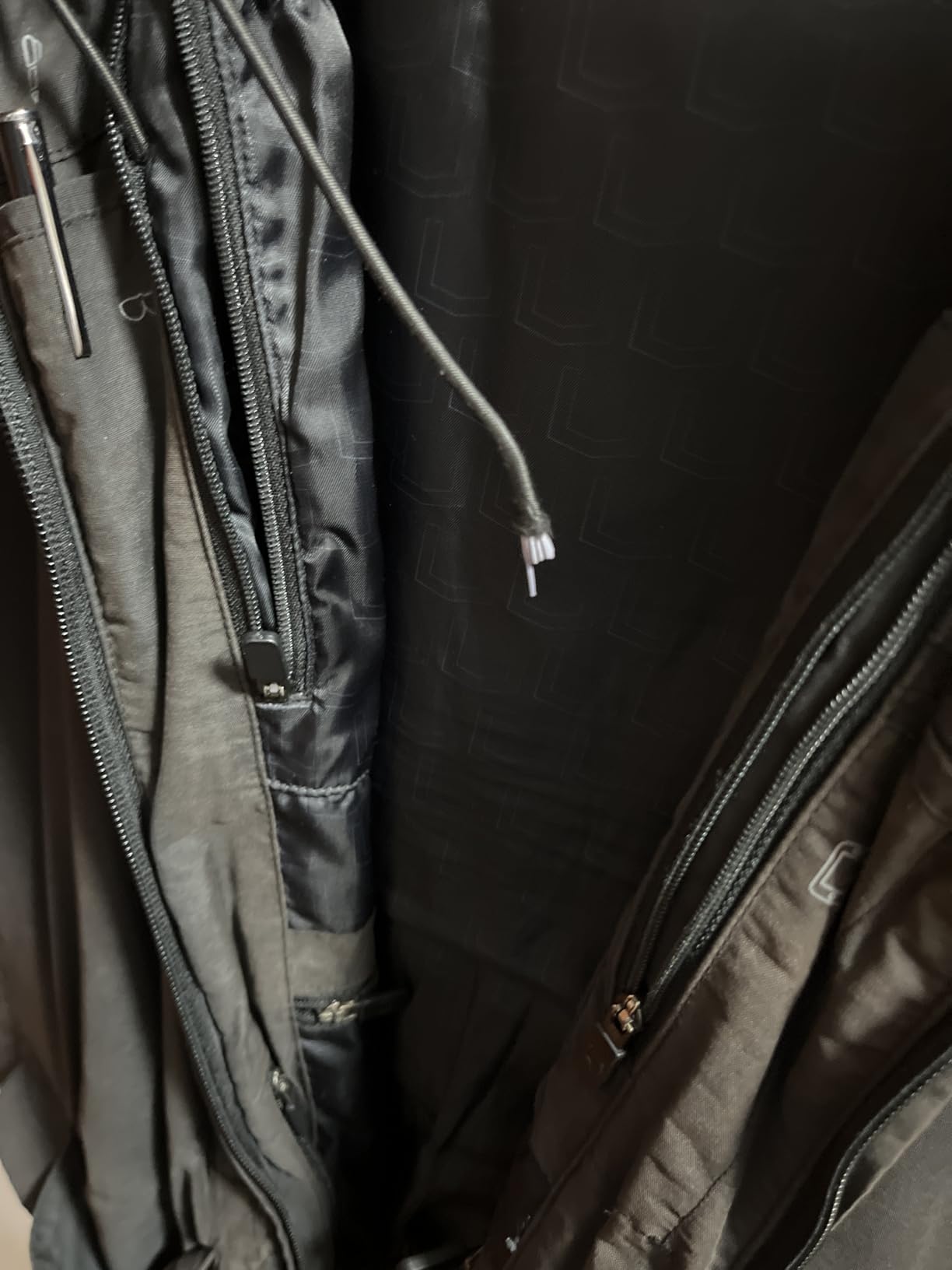 SCOTTeVEST Q.U.E.S.T Vest for Men - 42 Hidden Pockets - Water Repellent customer photo 2