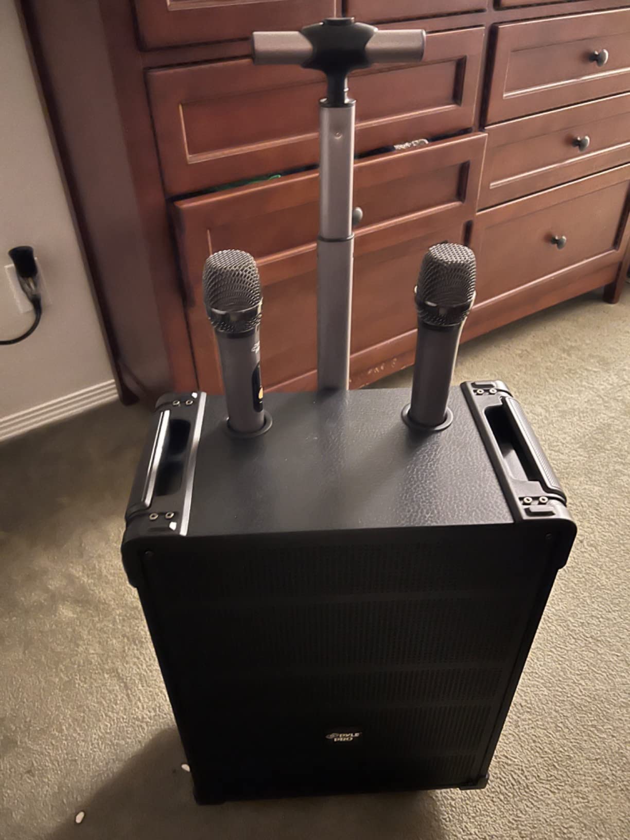 Pyle Wireless Portable PA System - 400W Bluetooth Compatible Rechargeable Battery Powered Outdoor Sound Stereo Speaker Microphone Set w/Handle, Wheels - 1/4 to AUX, RCA Cable (PWMA230BT) customer photo 2
