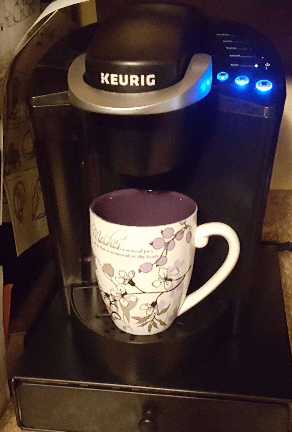 Keurig K-Classic Single Serve K-Cup Pod Coffee Maker, 3 Brew Sizes, 48oz Removable Reservoir, Black customer photo 1