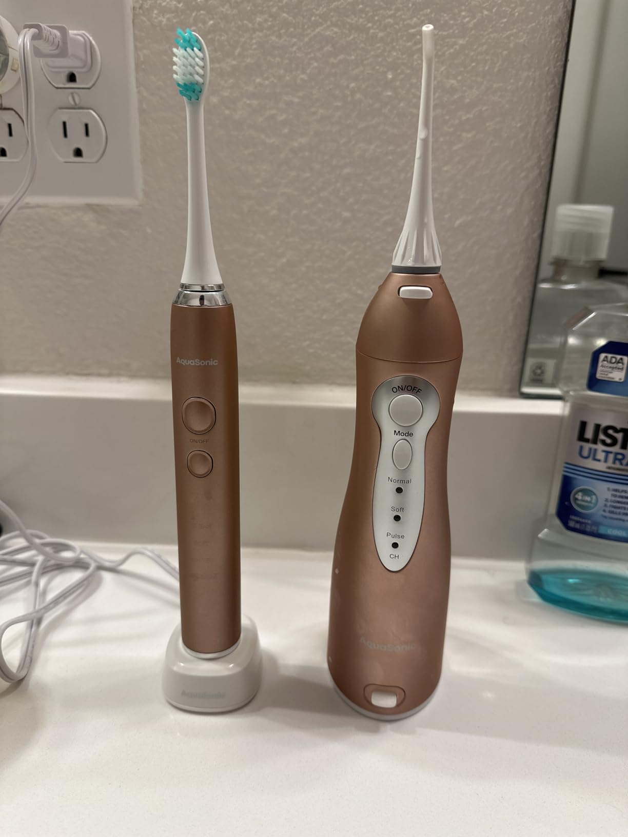 AquaSonic Water Flosser - Cordless Rechargeable Water Flossers for Teeth Cleaning - Waterproof Aqua Flosser, Portable Oral Irrigator for Dental Cleaning with 5 Jet Tips - Braces Home Travel. customer photo 2