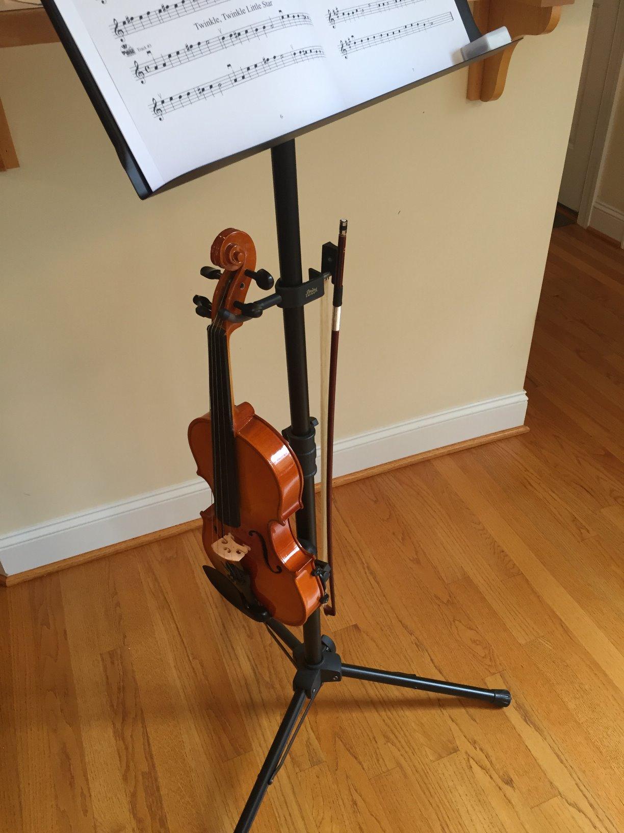 Mendini by Cecilio Violin 4/4 Full Size Set For Beginners - Hand Carved Acoustic Violins Set - Fiddle Solidwood Kit with Hard Case, Two Bows, Tuner, Rosin, Shoulder Rest, Extra Strings, Lesson Book customer photo 1