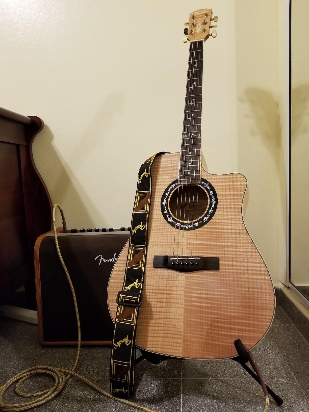 Fender Acoustic Guitar Amp, 100 Watts, with 2-Year Warranty Bluetooth Speaker, 8 Inch Full-range Speaker, Natural Blonde customer photo 2