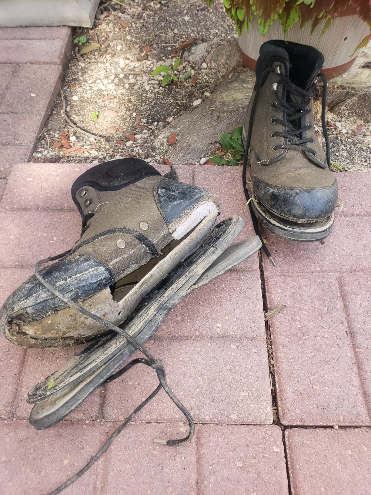 Duck and Fish Men's Felt Sole Wading Shoe customer photo 1