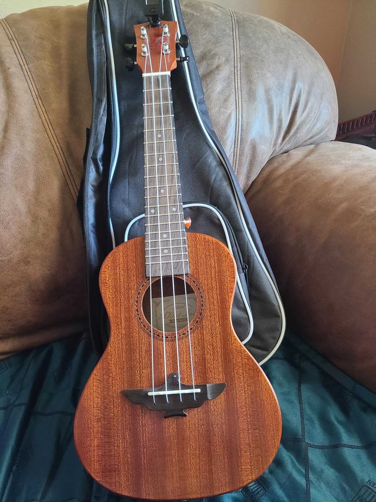 Ukulele, AKLOT Soprano Ukelele Solid Mahogany 21 inch for Professional Beginners Adults Kit with Free Online Lesson and Uke Accessories customer photo 2