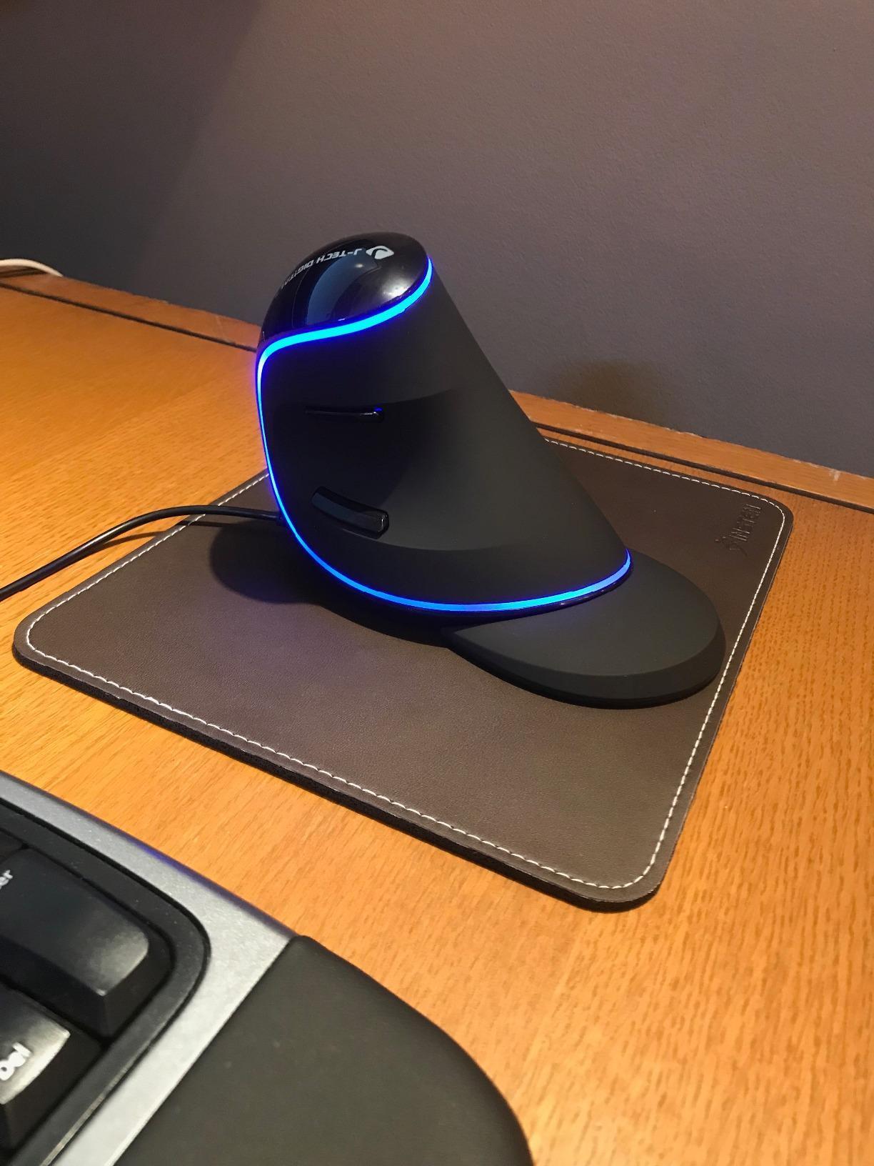 J-Tech Digital Wired Ergonomic Vertical USB Mouse with Adjustable Sensitivity (600/1000/1600 DPI), Scroll Endurance, Removable Palm Rest & Thumb Buttons [V628] customer photo 1