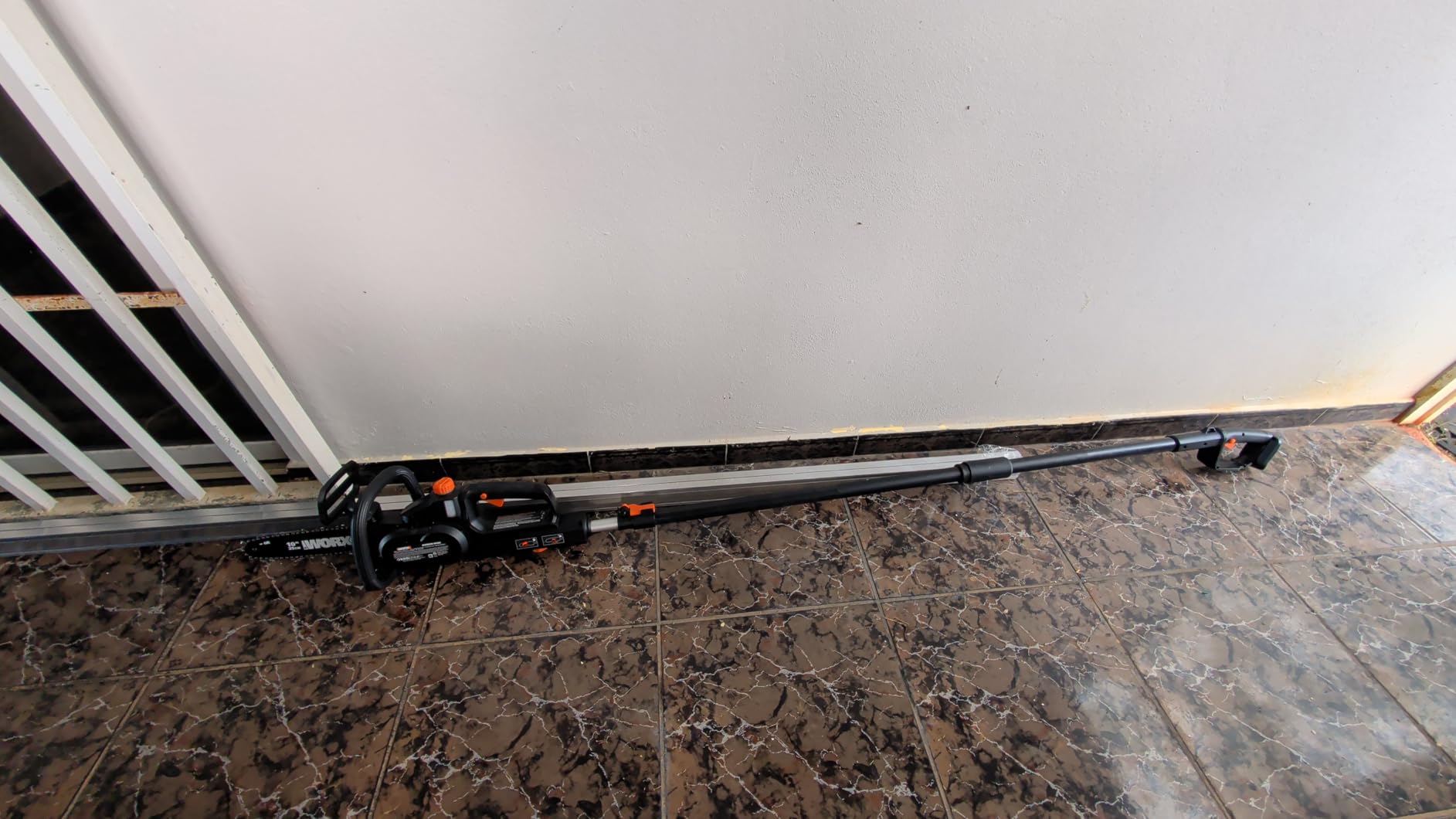 Worx WG323 20V Power Share 10-Inch Cordless Pole/Chain Saw with Auto-Tension (Battery & Charger Included) customer photo 2