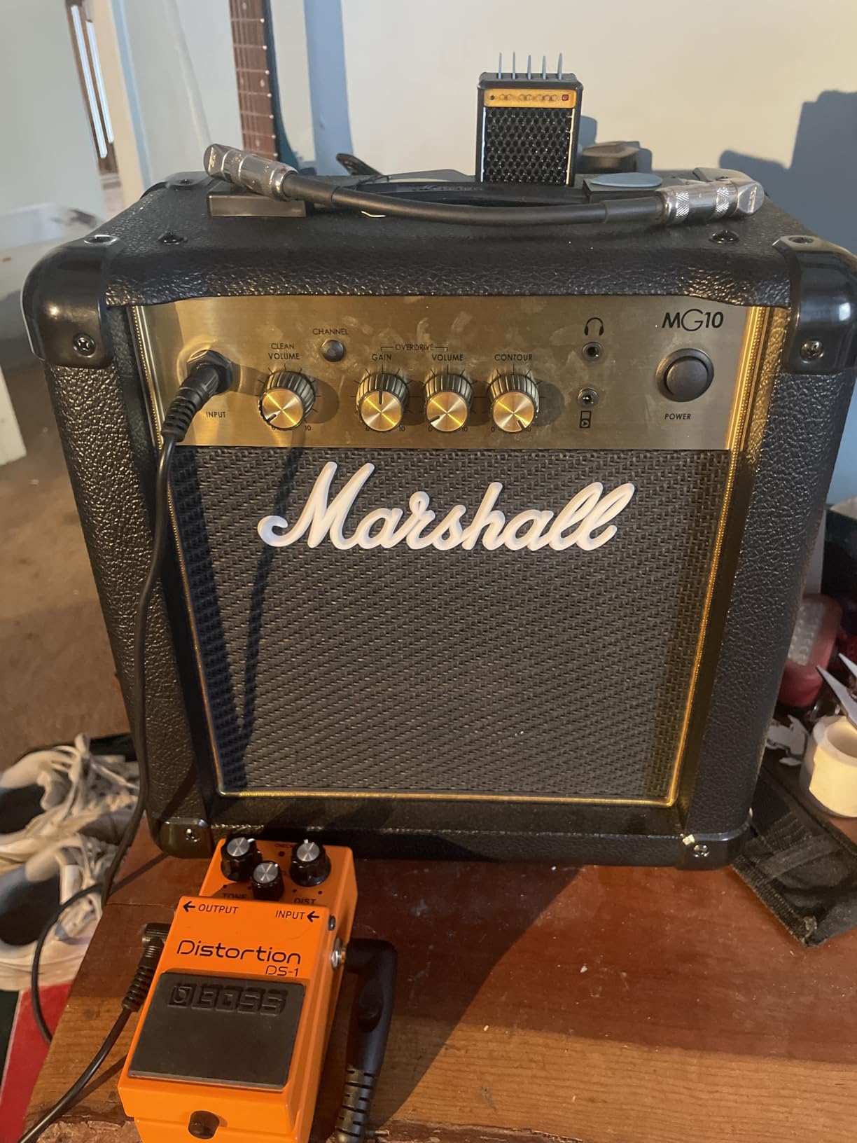 Marshall Amps Guitar Combo Amplifier (M-MG10G-U) MG10G customer photo 1